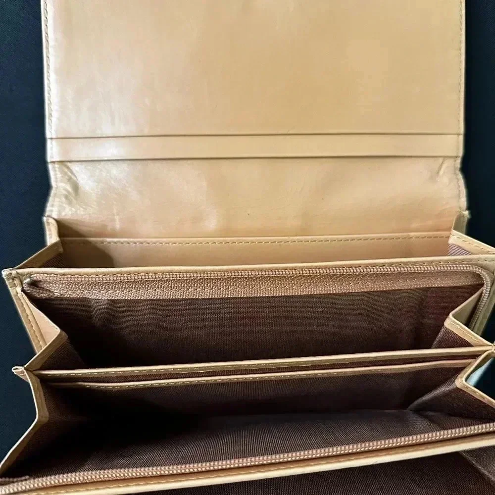 Givenchy Wallet‎ Bundle - Picture 14 of 16